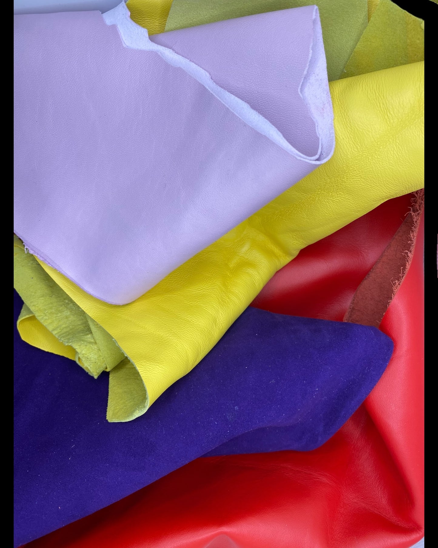 LEATHER SMALL OFF CUT MIX / COLOR MIX