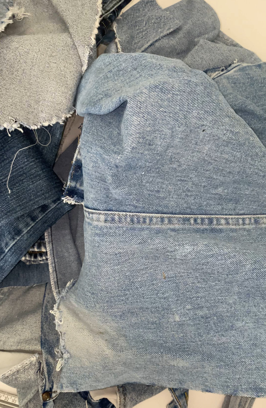 VINTAGE/SECOND HAND DENIM JEANS SCRAPS