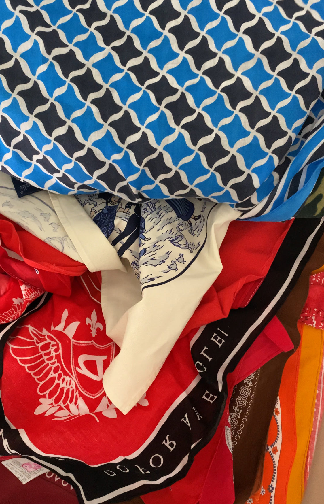 VINTAGE/SECOND HAND BANDANAS