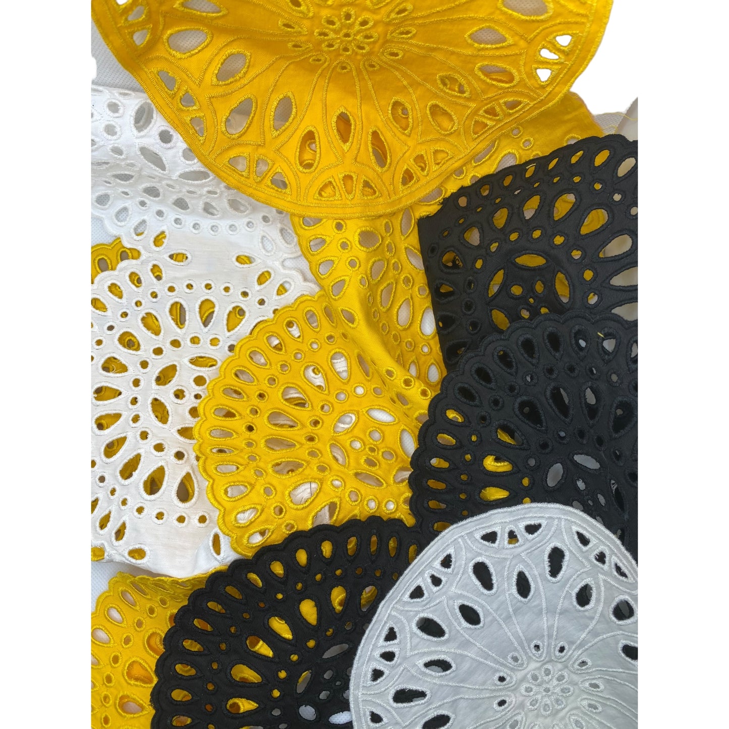 embroidered borders, 17cm large, different colors