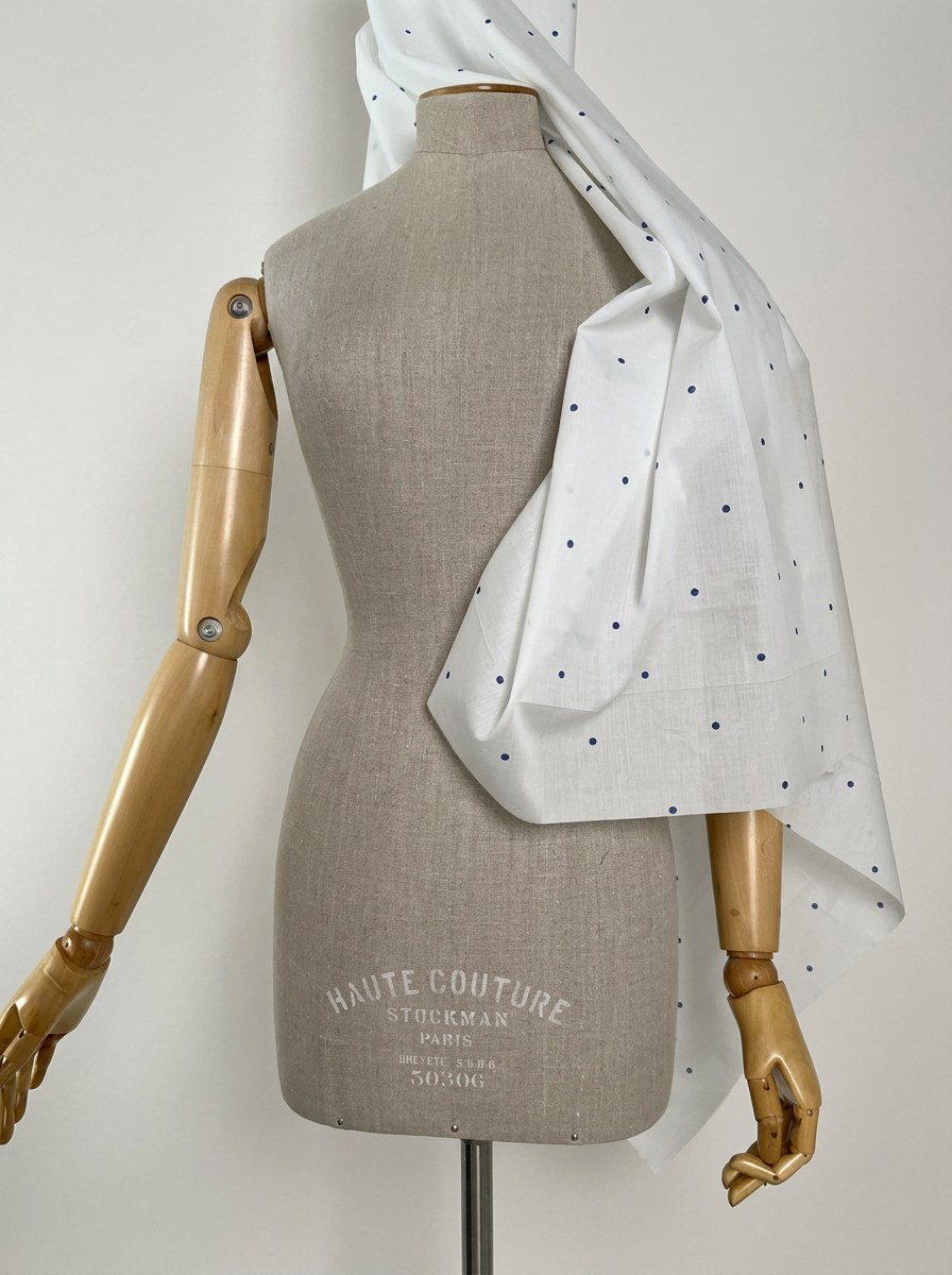 polka dots light cotton B-0349